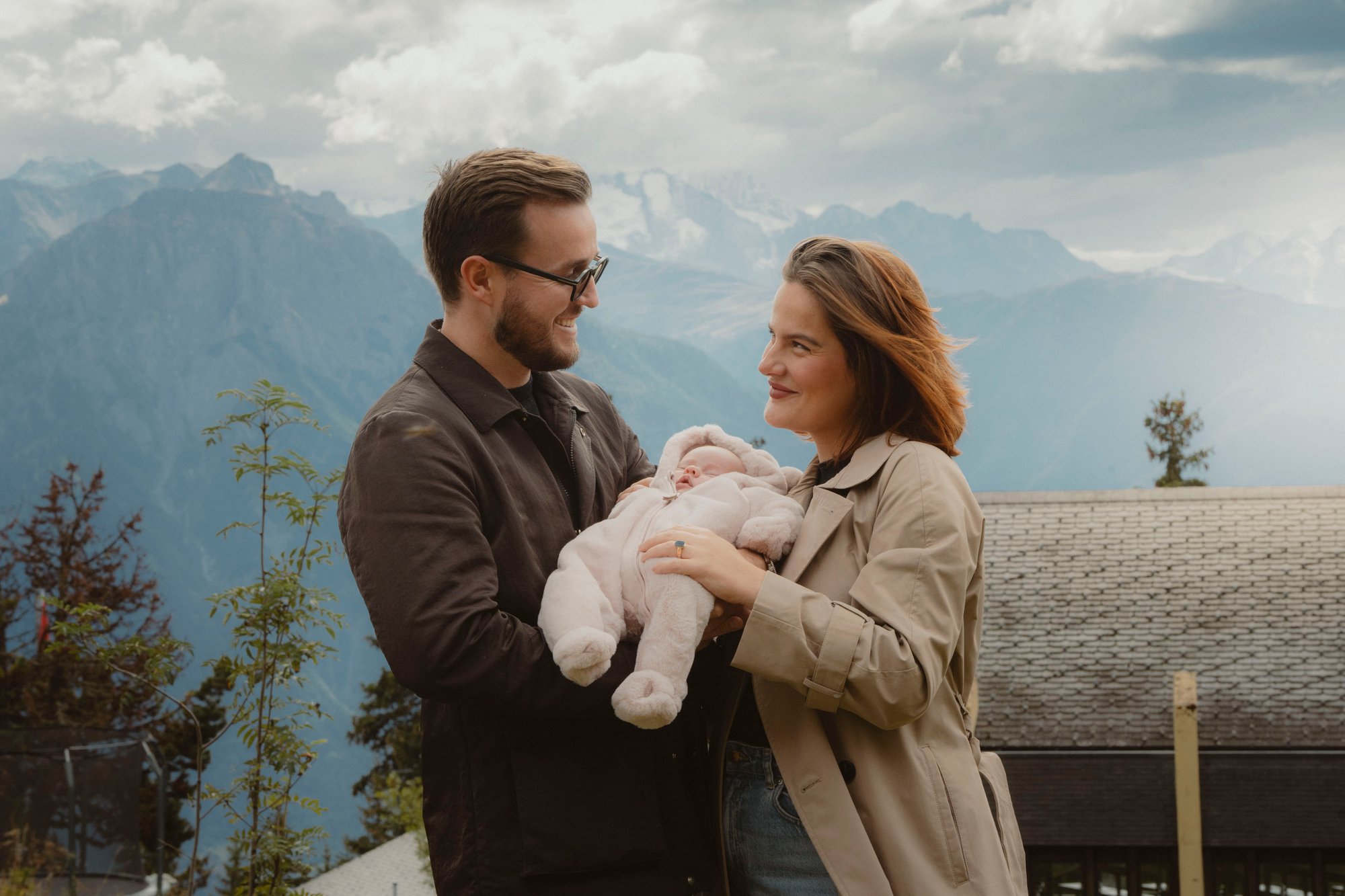 Saul Coltuf, Amy Rose de Brujin und Tochter Sarah Rose in der Aletsch Arena