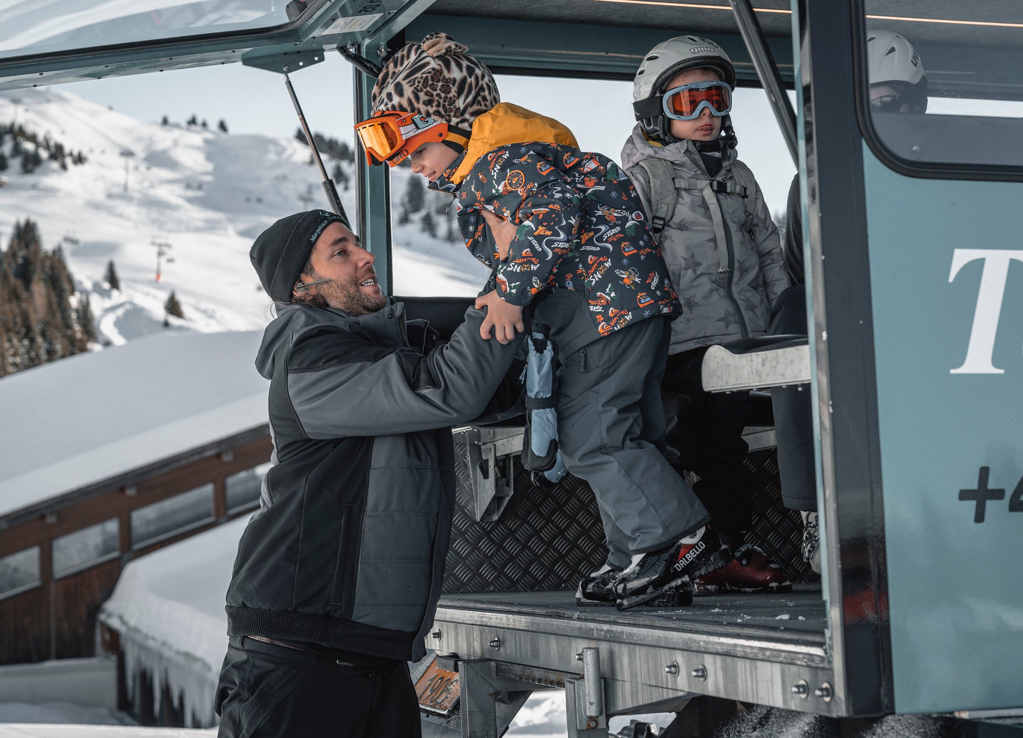 autofreies-skigebiet-margelisch-transporte-winter-bettmeralp-aletsch-arena-nico-brenner07