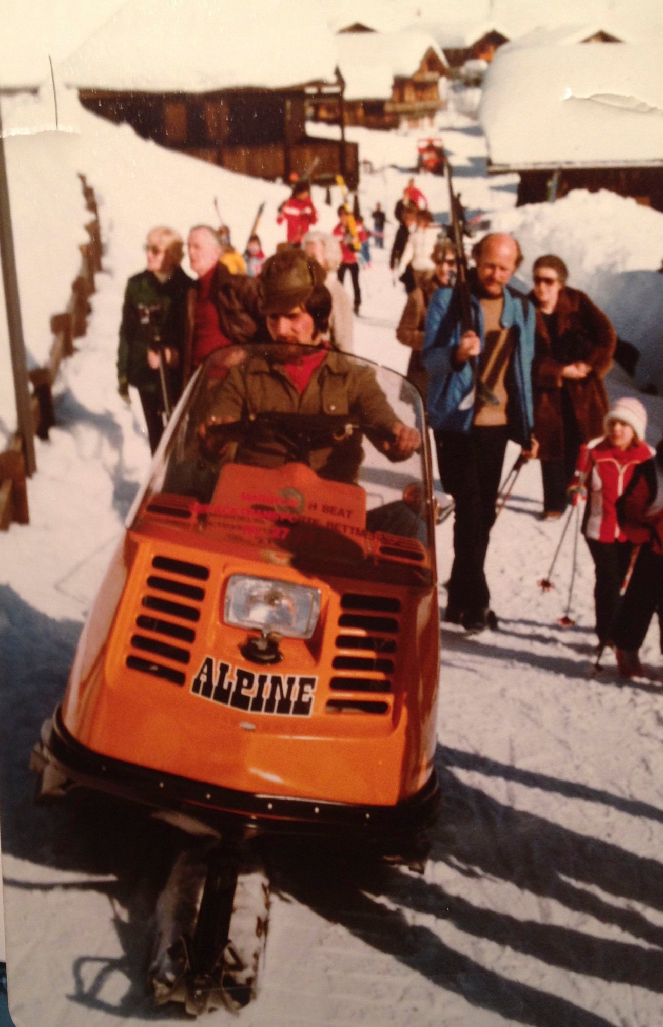 nostalgie-autofreies-skigebiet-margelisch-transporte-winter-bettmeralp-aletsch-arena-01